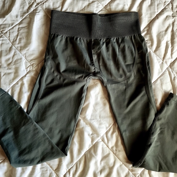 ❌️SOLD❌️ everyday seamless collections leggings bundle. Medium. - Picture 9 of 14